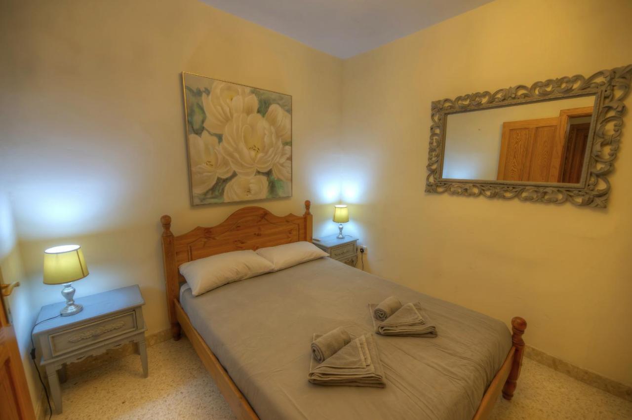 Large And Bright Apartment In The City Centre Goslm-2 Sliema Exteriér fotografie