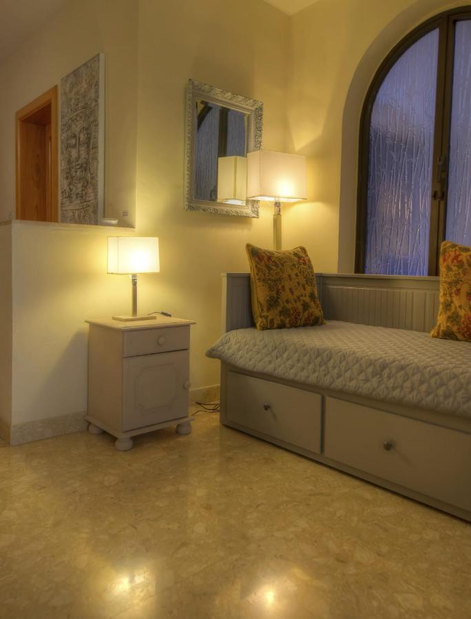 Large And Bright Apartment In The City Centre Goslm-2 Sliema Exteriér fotografie