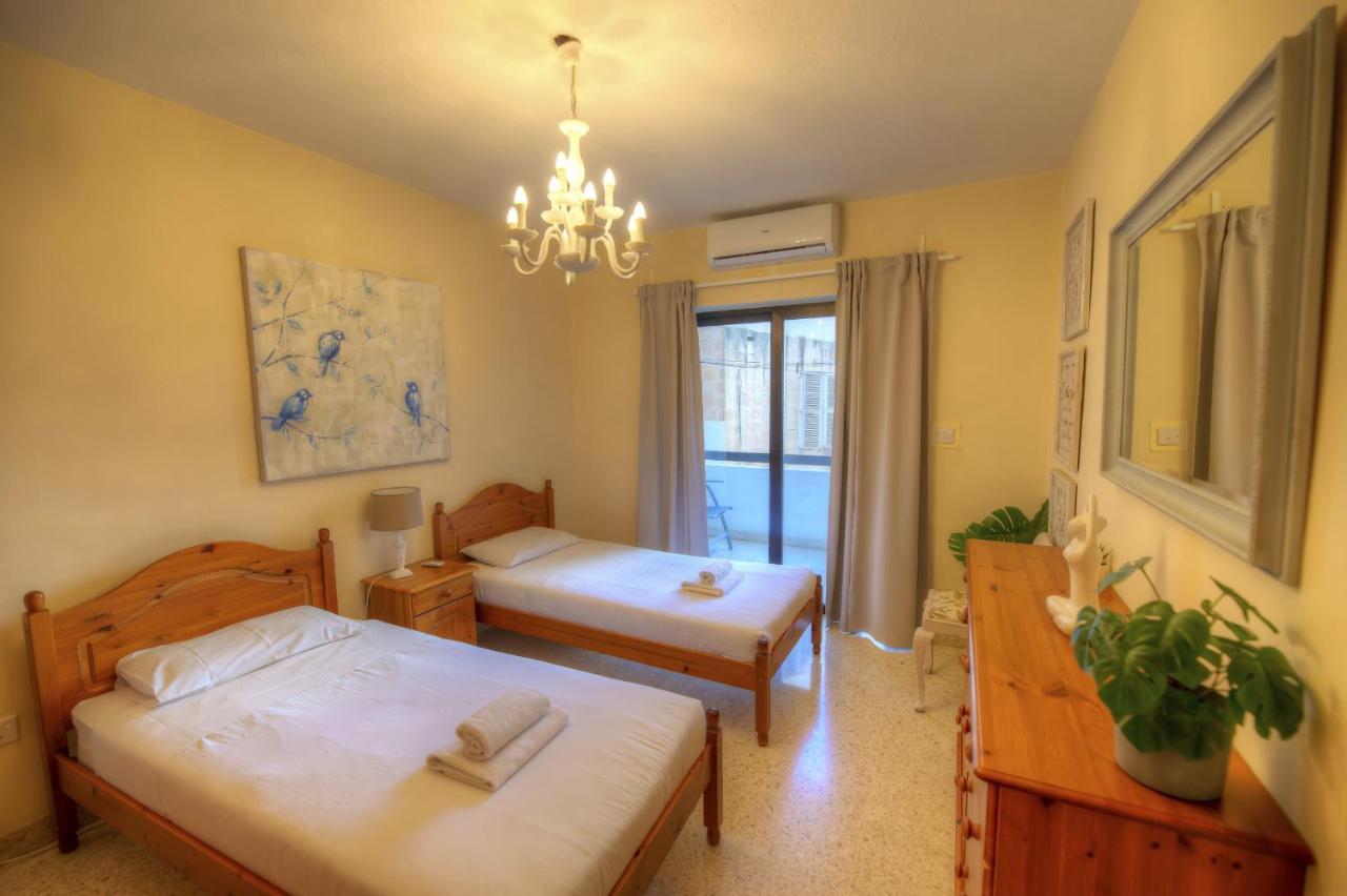 Large And Bright Apartment In The City Centre Goslm-2 Sliema Exteriér fotografie