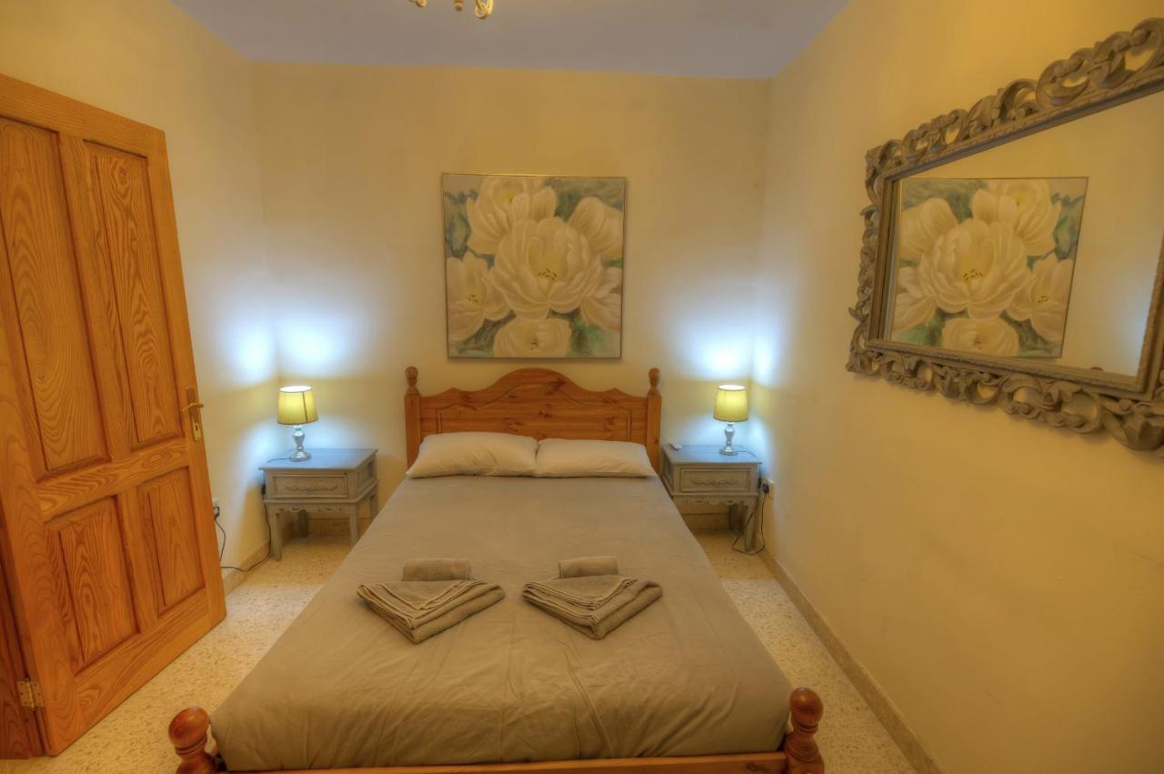Large And Bright Apartment In The City Centre Goslm-2 Sliema Exteriér fotografie