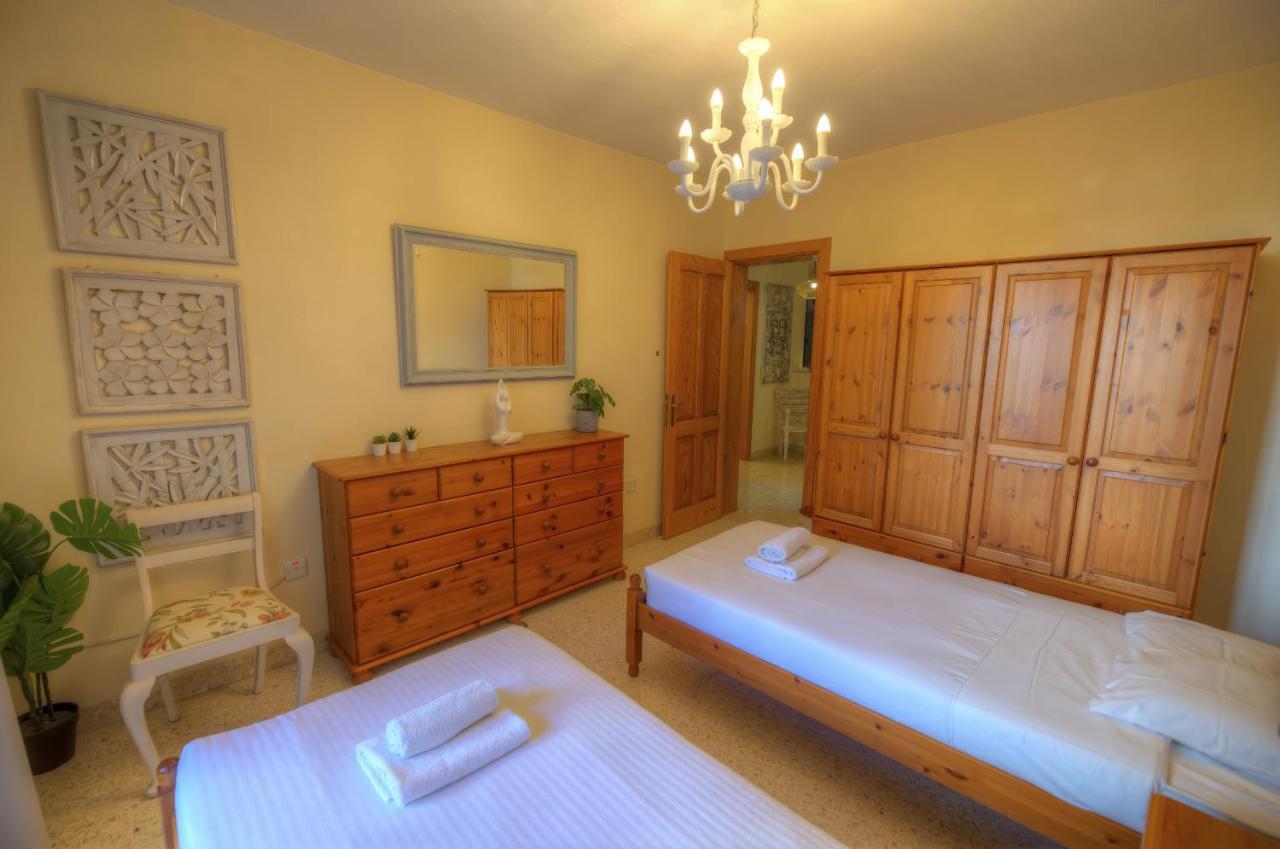 Large And Bright Apartment In The City Centre Goslm-2 Sliema Exteriér fotografie